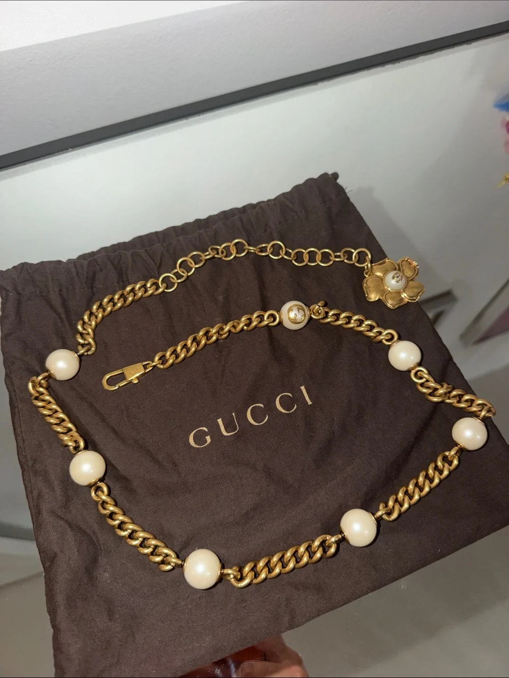 Gucci Gold-Tone Chain belt with Cream Pearl Accents